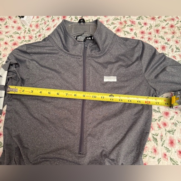 PINK Victoria's Secret “Pink” yoga shirt. Charcoal Quarter-Zip pullover. - Picture 6 of 7